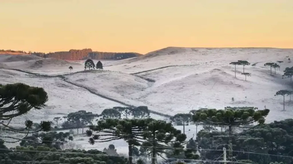 Vento, chuva, frio e geada em Santa Catarina