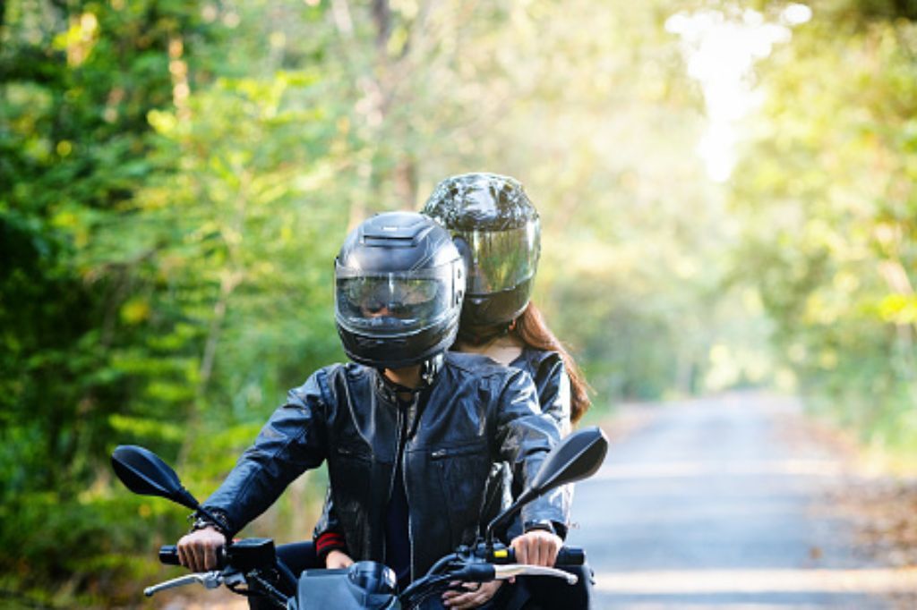 Casal de moto colide com cachorro em Imaruí