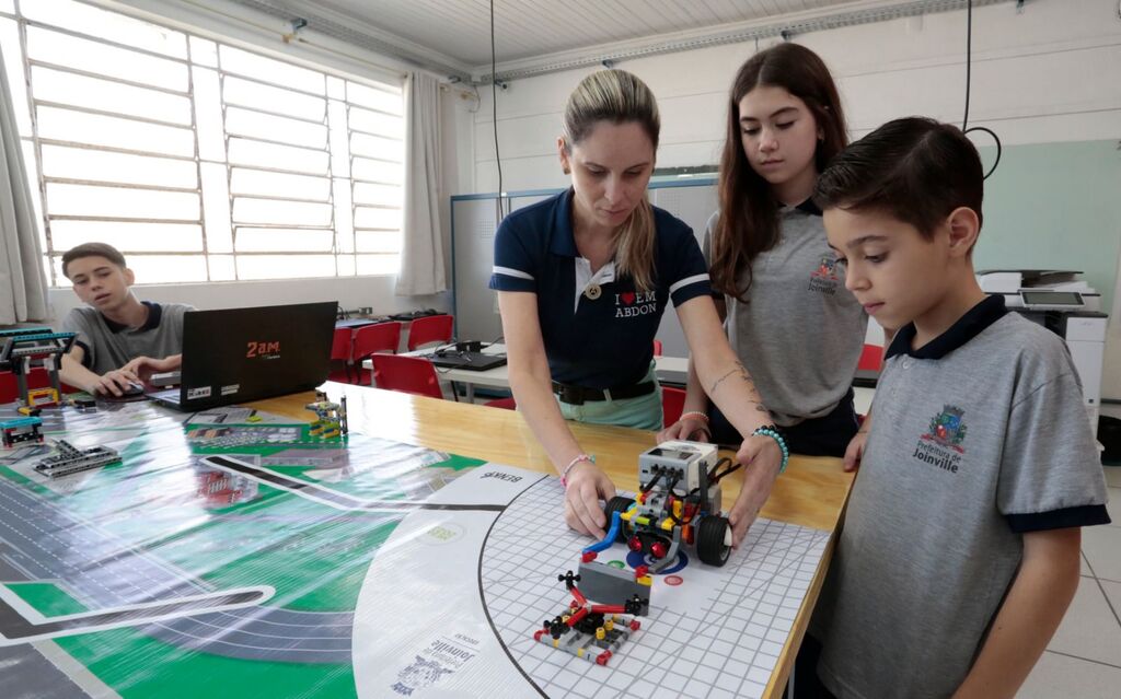 3º Campeonato Joinvilense de Robótica reunirá 250 participantes de Escolas Municipais neste sábado