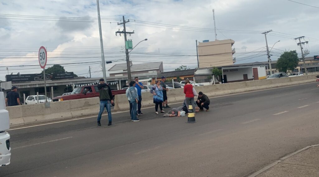 VÍDEO: idosa é atropelada e motorista foge sem prestar socorro em Santa Maria