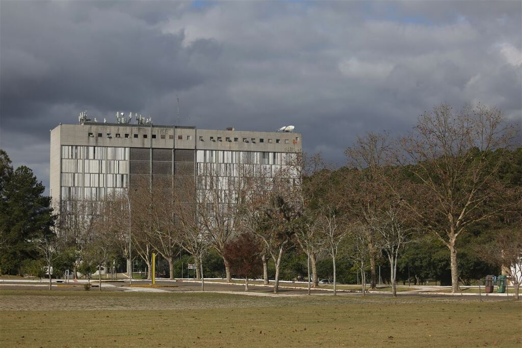 Com novo bloqueio, UFSM suspende JAI, Descubra e bolsas estudantis em 2022