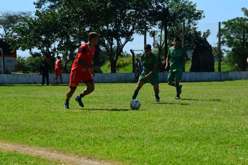 Inter-SM vence jogo-treino na Vila Fighera