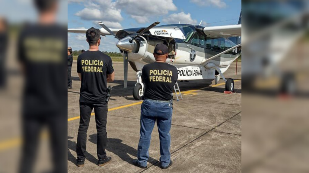 Preso da Pesm condenado a mais de 120 anos por estupro e assassinato é levado de avião para júri em Santa Catarina