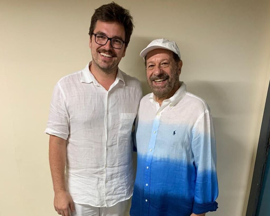 Conheça o santa-mariense Guto Wirtti, integrante da banda de João Bosco que faz show neste sábado na região