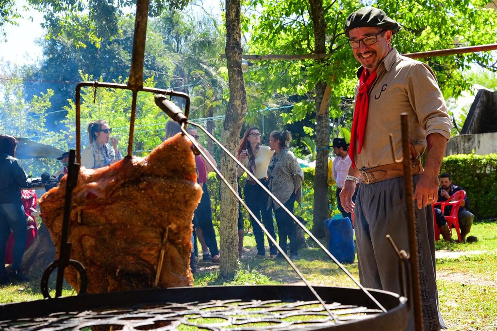 Acampamento do Piquete Junção dos Casco recebe grupos tradicionalistas na Estância do Minuano