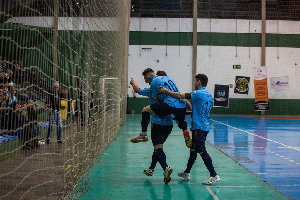 UFSM bate o Lyon por 3 a 0 e confirma liderança na primeira fase da Série Ouro