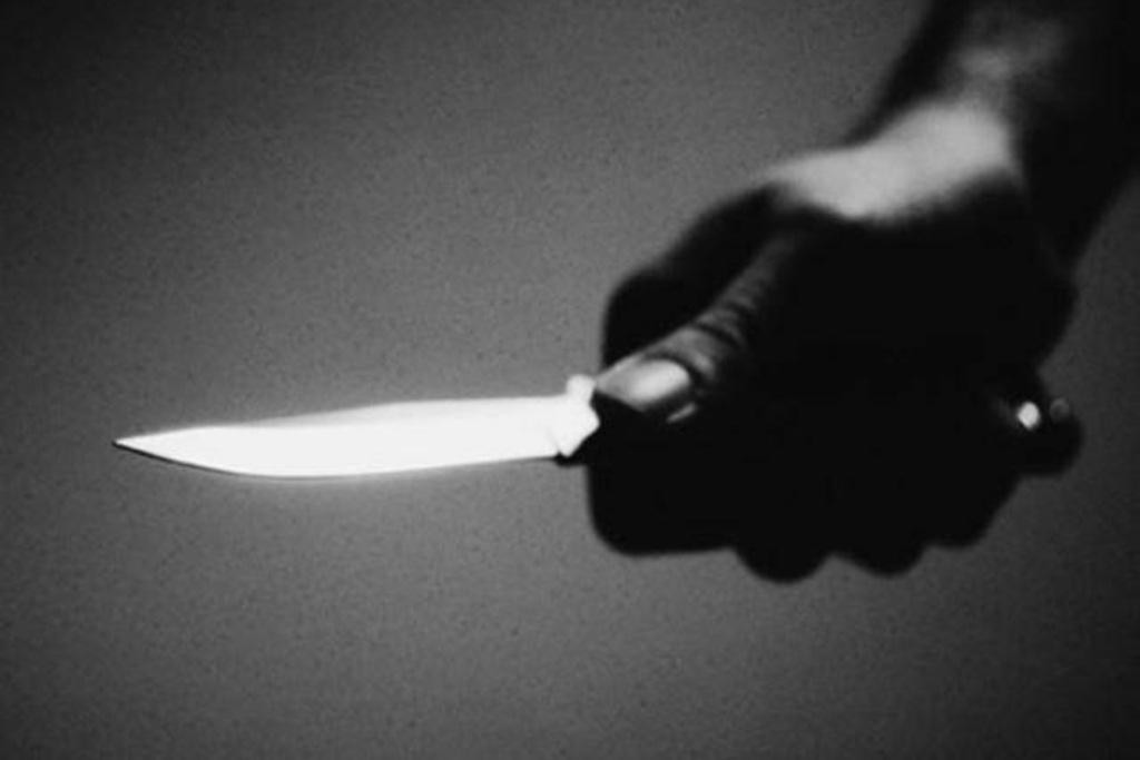 Bandido invade casa armado com faca e assalta moradora em Tubarão