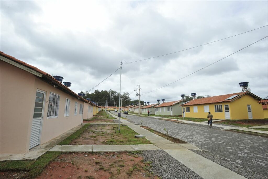 Homem é baleado perto de escola no Bairro Diácono João Luiz Pozzobon em Santa Maria