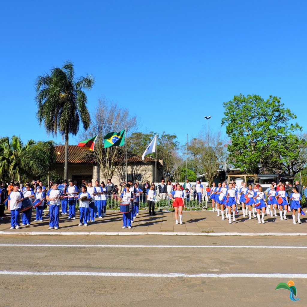 Nova Esperança do Sul realizou desfile alusivo à Semana da Pátria