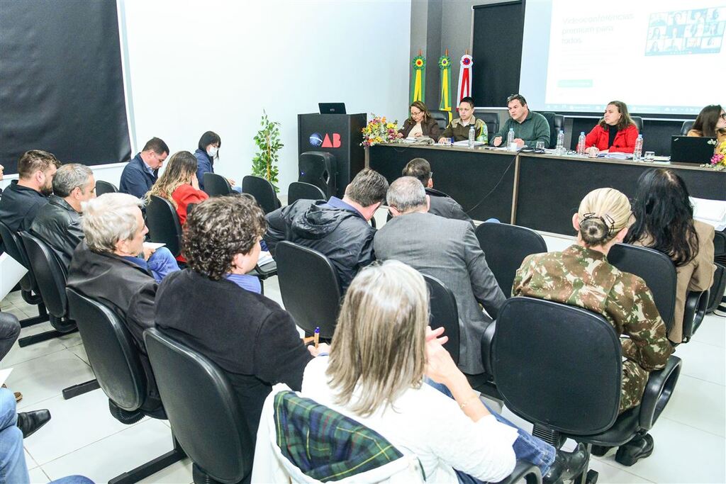 Reunião do Condema e palestra sobre direito ambiental reúnem 32 entidades ativistas da causa