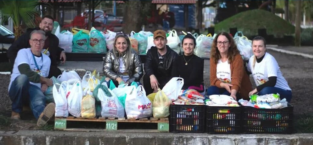 Dona Francisca promove campeonato de carros rebaixados e arrecada 1 tonelada de alimentos