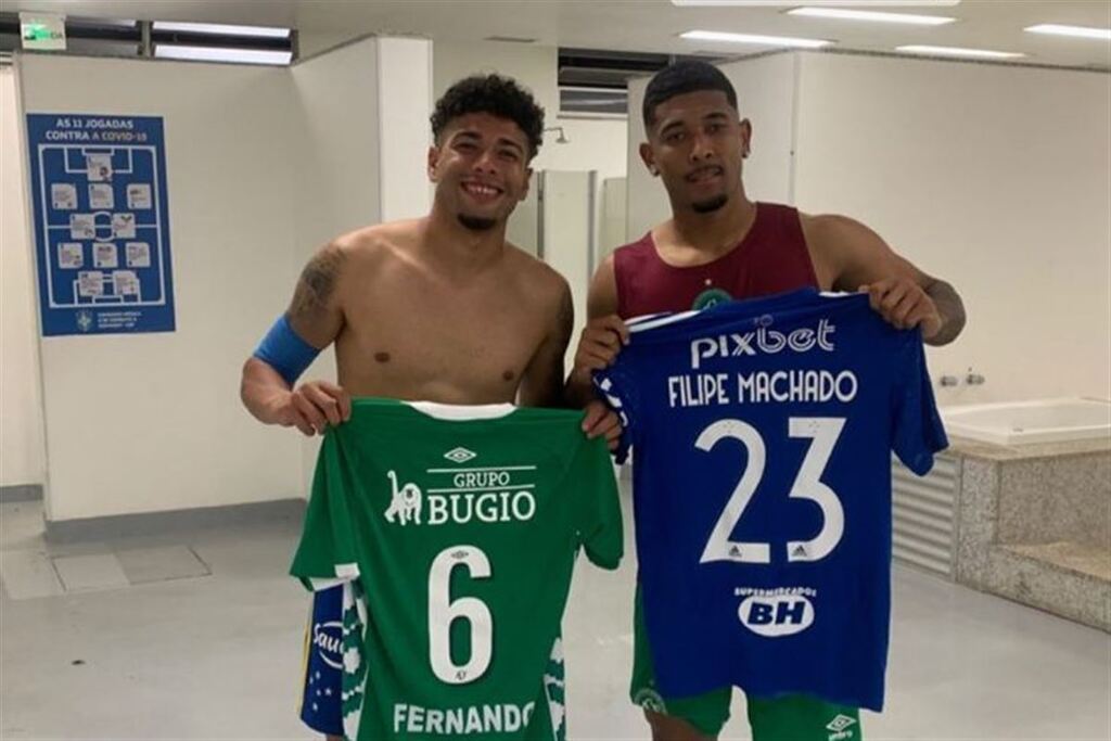 Jogo entre Cruzeiro e Chapecoense marcou encontro entre santa-marienses