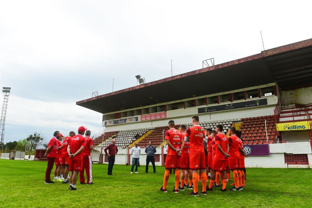 Inter-SM começa trabalhos para a disputa da Copa FGF