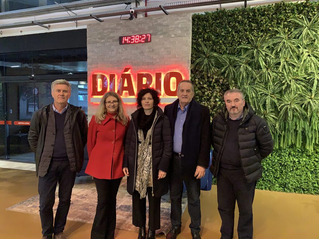 Membros da Escola Paolo Diacono visitam o Diário