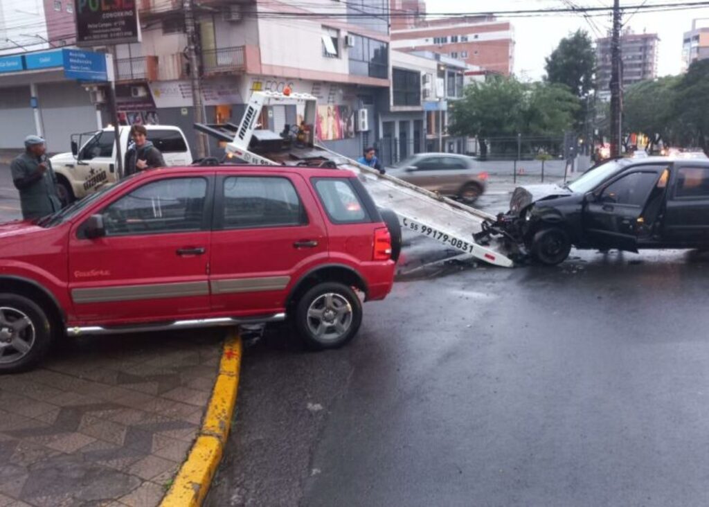 Nesta quinta, início da manhã chuvosa registra dois acidentes de trânsito em Santa Maria