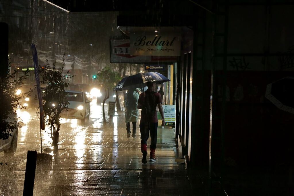 Depois do calor e vento forte, Santa Maria registra 36mm de chuva