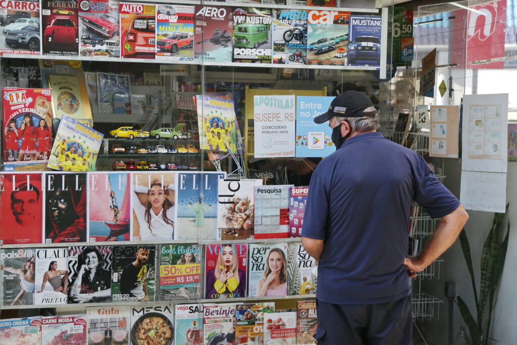 Bancas de revistas resistem à digitalização da informação