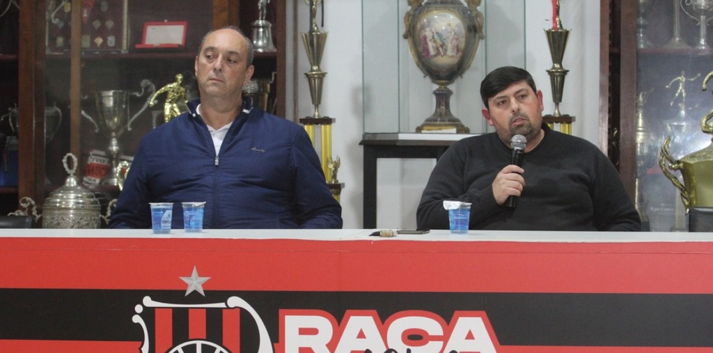 Foto: Carlos Queiroz - DP - Caso se decida por destituição, mandatário (à direita na foto) terá amplo direito a defesa em prazo de dez dias