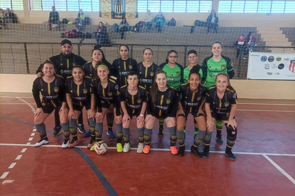 Equipe de futsal feminino garante vaga em etapa decisiva de competição estadual