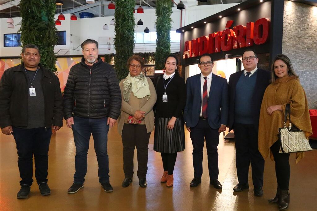 Representantes da Câmara de Vereadores visitam sede do Diário