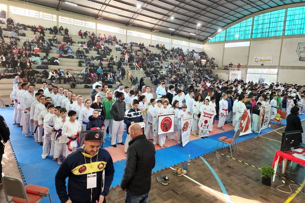 Equipe Karate Sul garante 40 medalhas e fica em primeiro no Campeonato Estadual