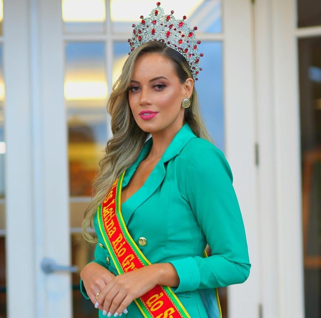 Santa-cruzense é coroada como Miss Rio Grande do Sul Latina