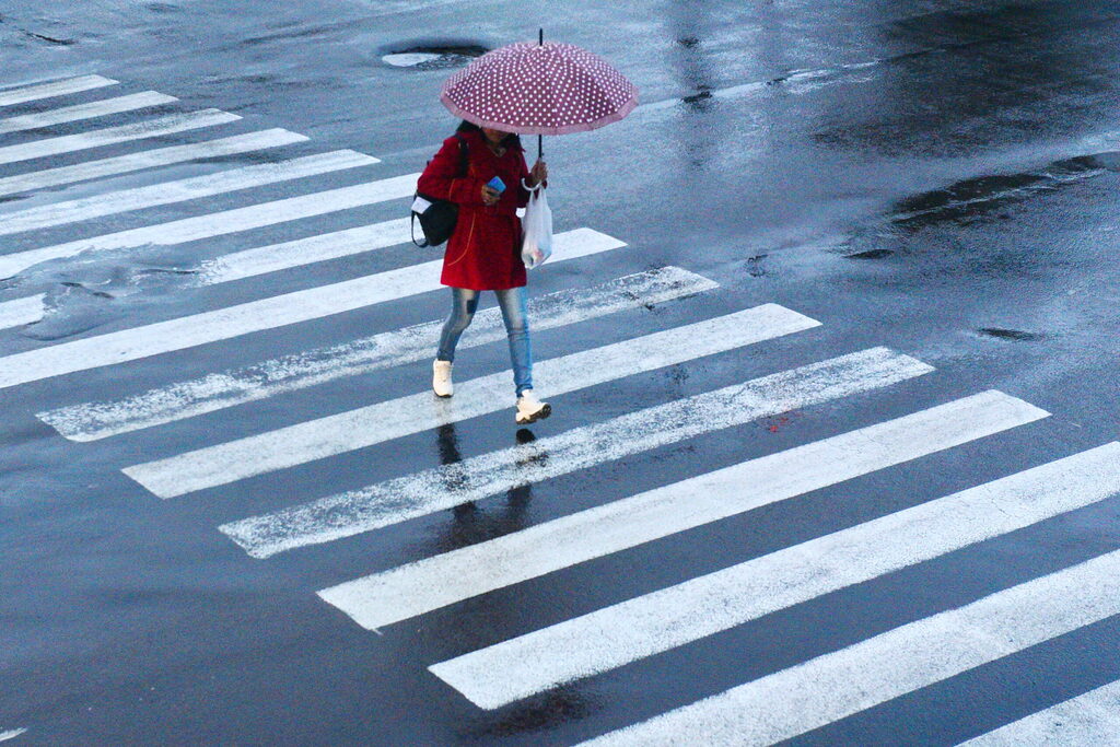 Semana começa com chuva e deve terminar com nova onda de frio