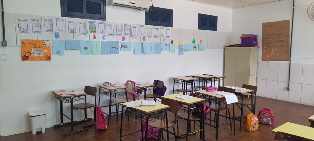 Acadêmicos da UFN criam campanha para arrecadar agasalhos e material escolar às crianças da Escola Celina de Moraes