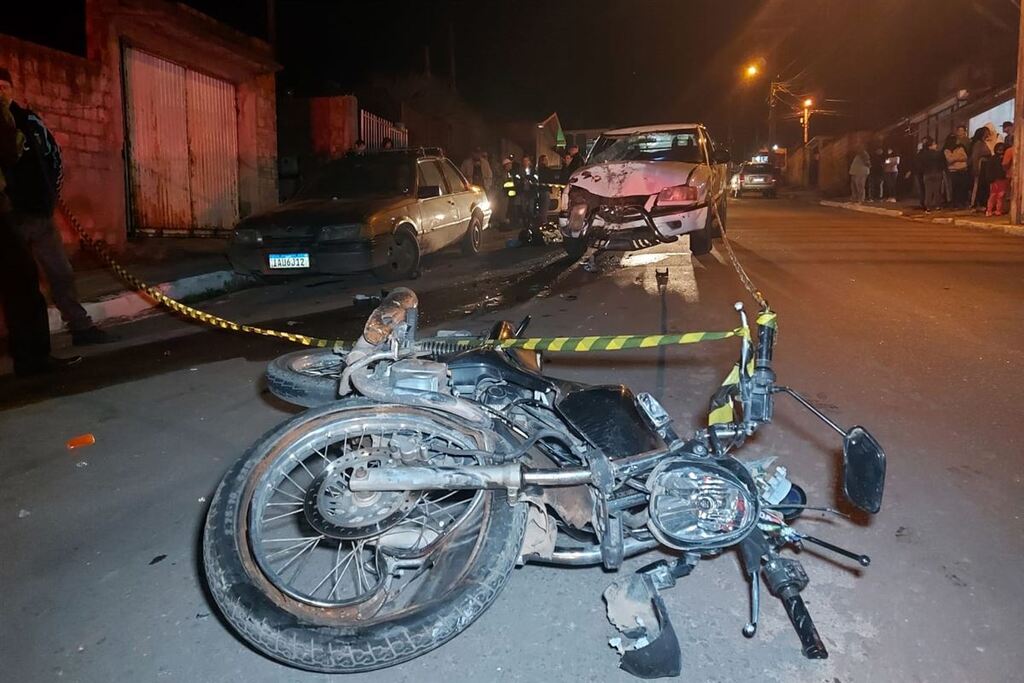 Adolescente morre após colidir contra uma caminhonete no Bairro Santa Marta