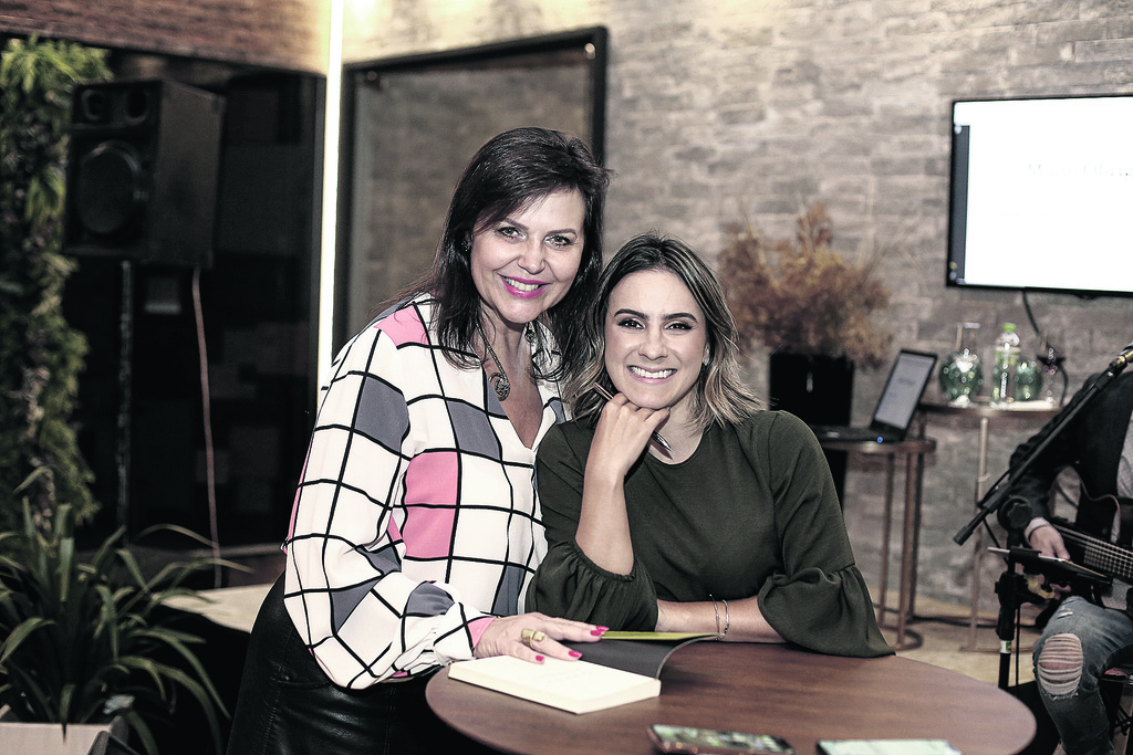 Bastidores: Maristela Moura fala sobre talk show com Fernanda Pandolfi, #bizu e o Conexão Empresarial