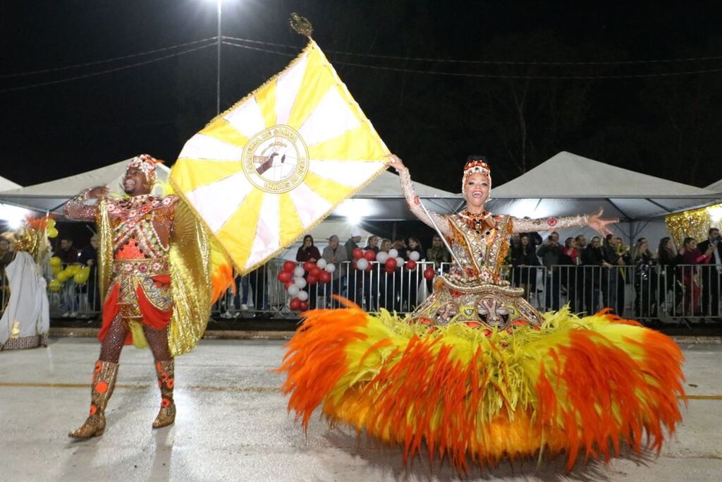 Desfile de Carnaval fora de época movimenta final de semana em Cruz Alta