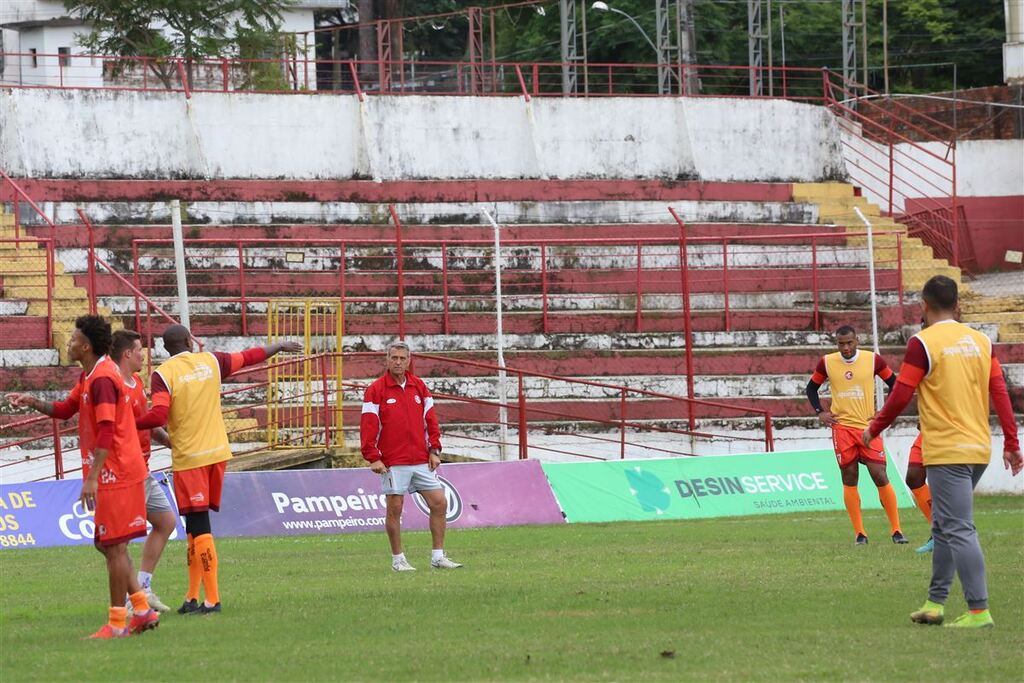 Inter-SM encara o Guarani-VA no Edmundo Feix neste sábado