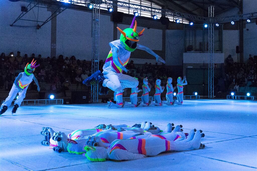 Espetáculo de patinação artística homenageia Santa Maria nos seus 164 anos