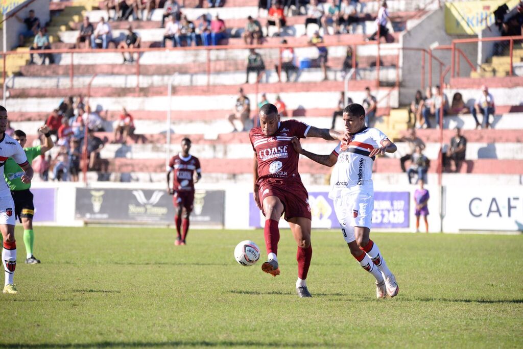 Edugol marca duas vezes, e Inter-SM bate Guarani-VA de virada na Divisão de Acesso