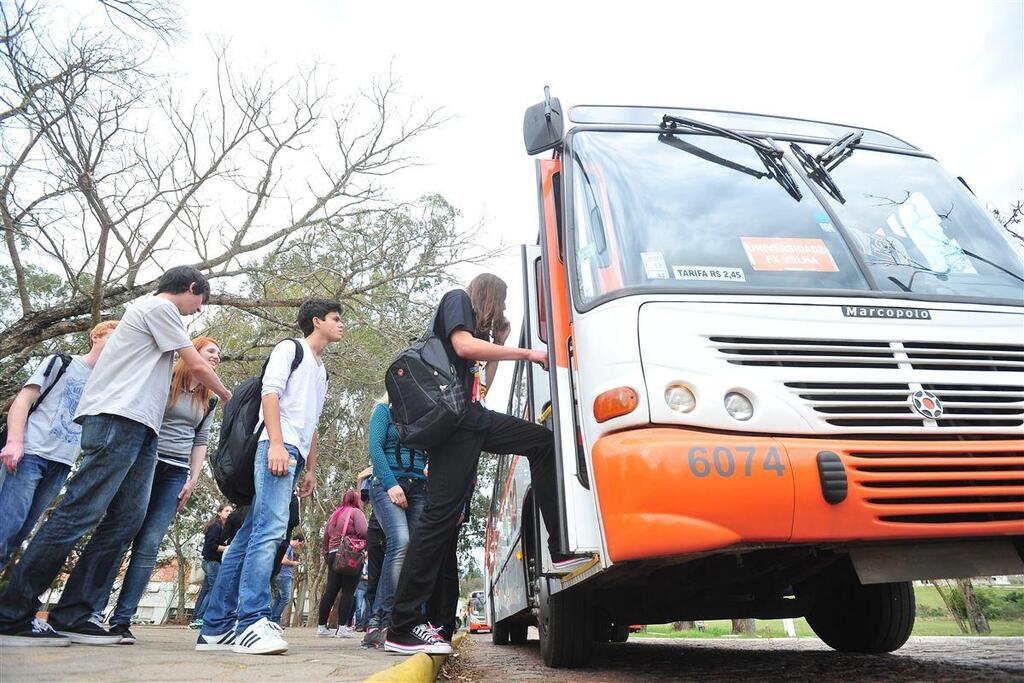 Novos horários são adicionados nas linhas noturnas de ônibus para a UFSM