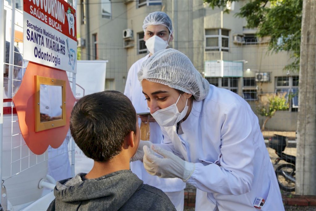 Parceria entre a Defensoria Pública e curso de Odontologia leva educação bucal para crianças