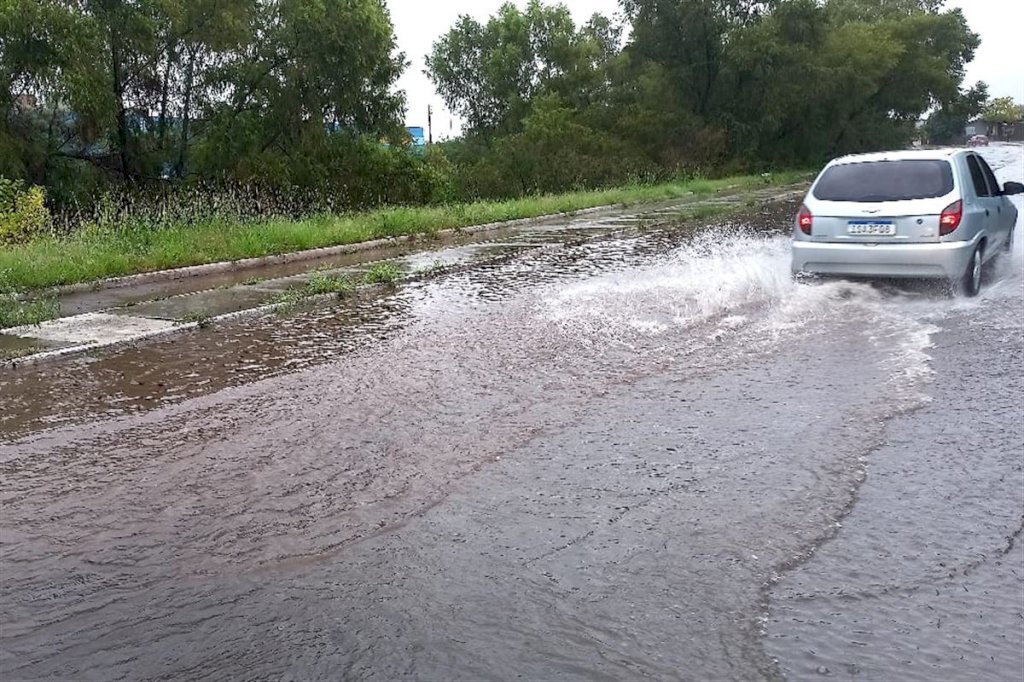 Santa Maria registra ventos de mais de 60km/h e alagamentos em cinco bairros