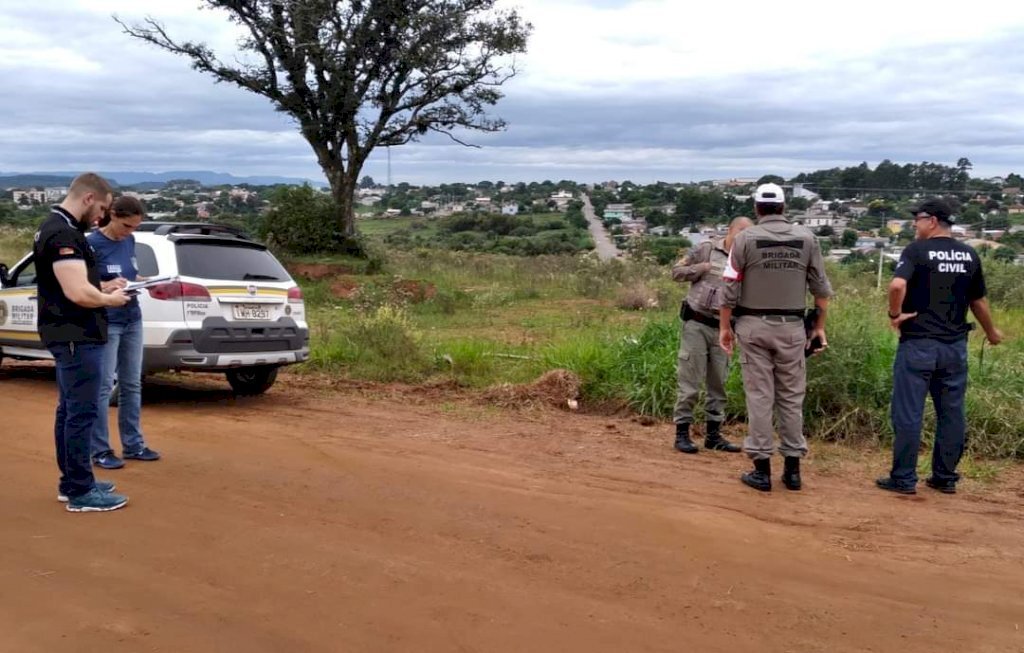 Polícia Civil, IGP e Ministério Público fazem reconstituição do assassinato de adolescente em Restinga Sêca