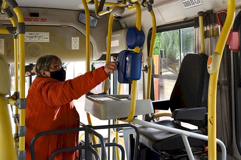 VÍDEO: ônibus começam a operar sem cobrador em Santa Maria