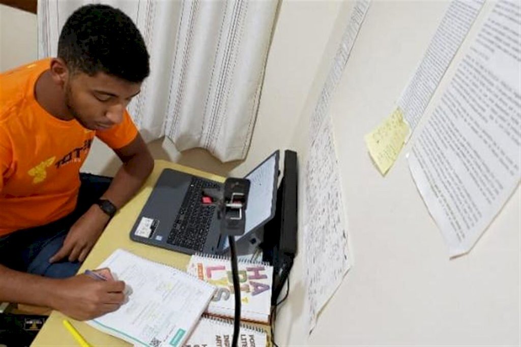 1º lugar em Medicina na UFSM, jovem conta como foi a preparação para o Enem