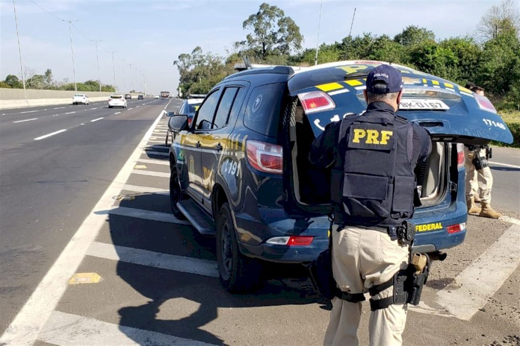 Jovem é detido por direção perigosa e embriaguez ao volante