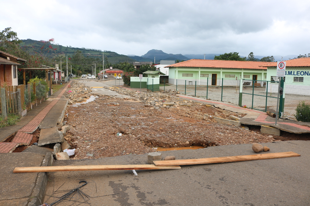 PRAIA GRANDE E REGIÃO CONTABILIZAM OS PREJUÍZOS CAUSADOS PELA ENXURRADA DA NOITE DE 15 JUNHO