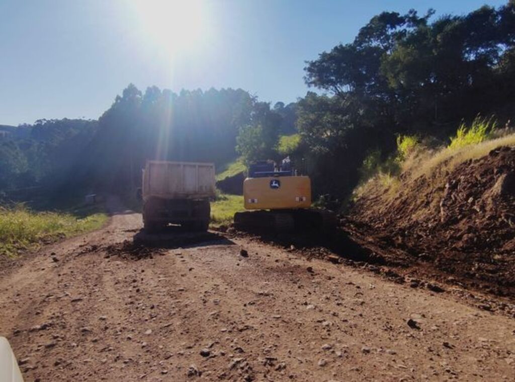 Porteira a Dentro conclui trabalhos