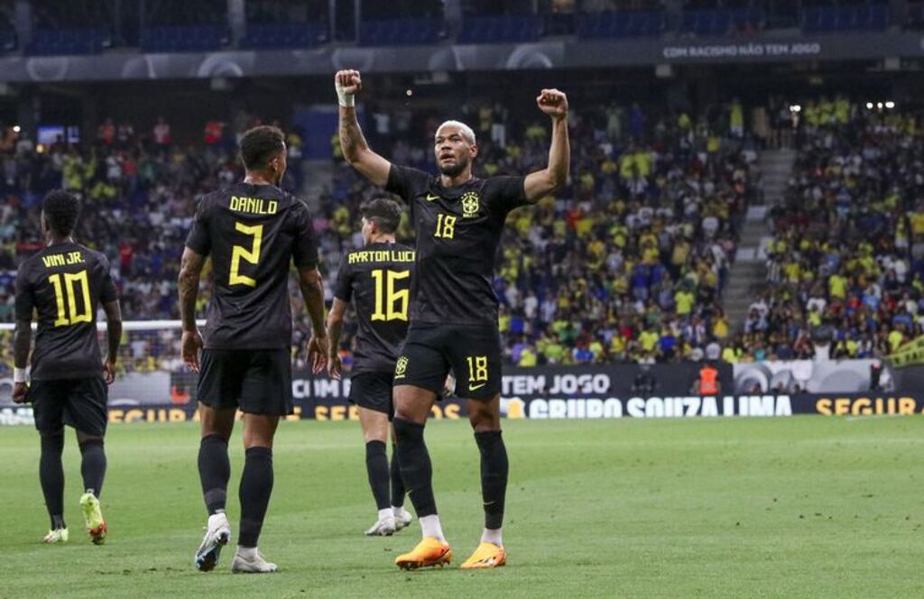 Foto: CBF / Reprodução - Estreante na seleção brasileira, volante Joelinton abriu a goleada de 4 a 1 sobre a Guiné, no estádio Cornellà-El Prat, em Barcelona