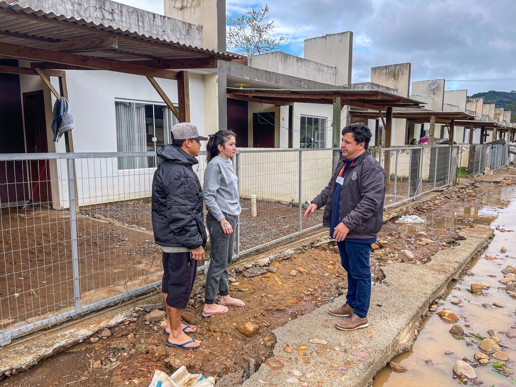 PREFEITO DE PRAIA GRANDE MAPEA AS COMUNIDADES MAIS AFETADAS PELAS CHUVAS