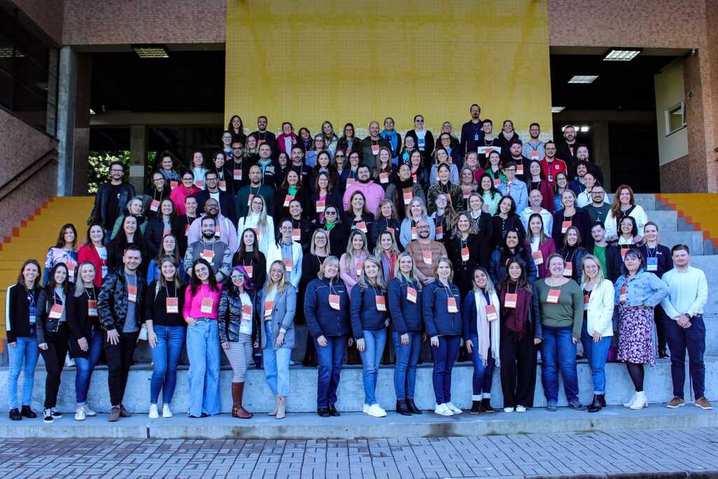 Foto: Divulgação - Quase 100 professores e coordenadores estiveram em capacitação em Joinville