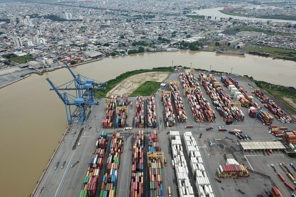Santa Catarina tem dois portos entre os três melhores em movimentação de contêineres do Brasil em 2023
