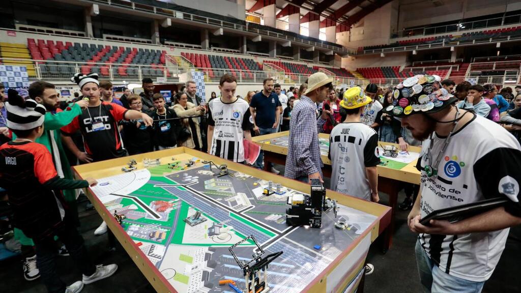 Campeonato Joinvilense de Robótica premia nove equipes de Escolas Municipais