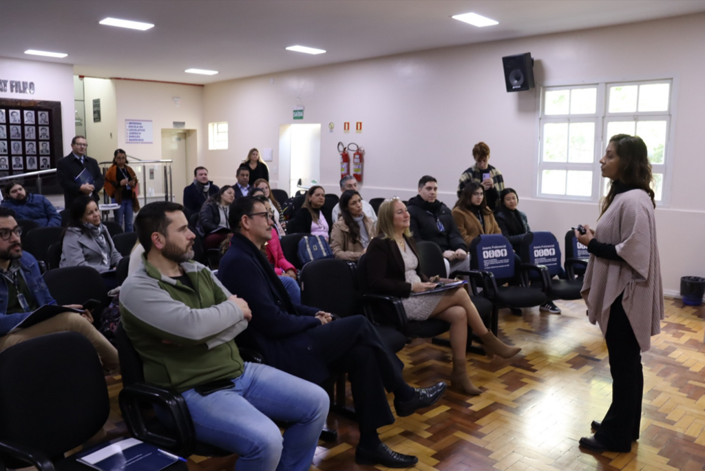 Luana Raddatz/CMU/JC - Curso está sendo realizado no plenário do Palácio Borges de Medeiros.