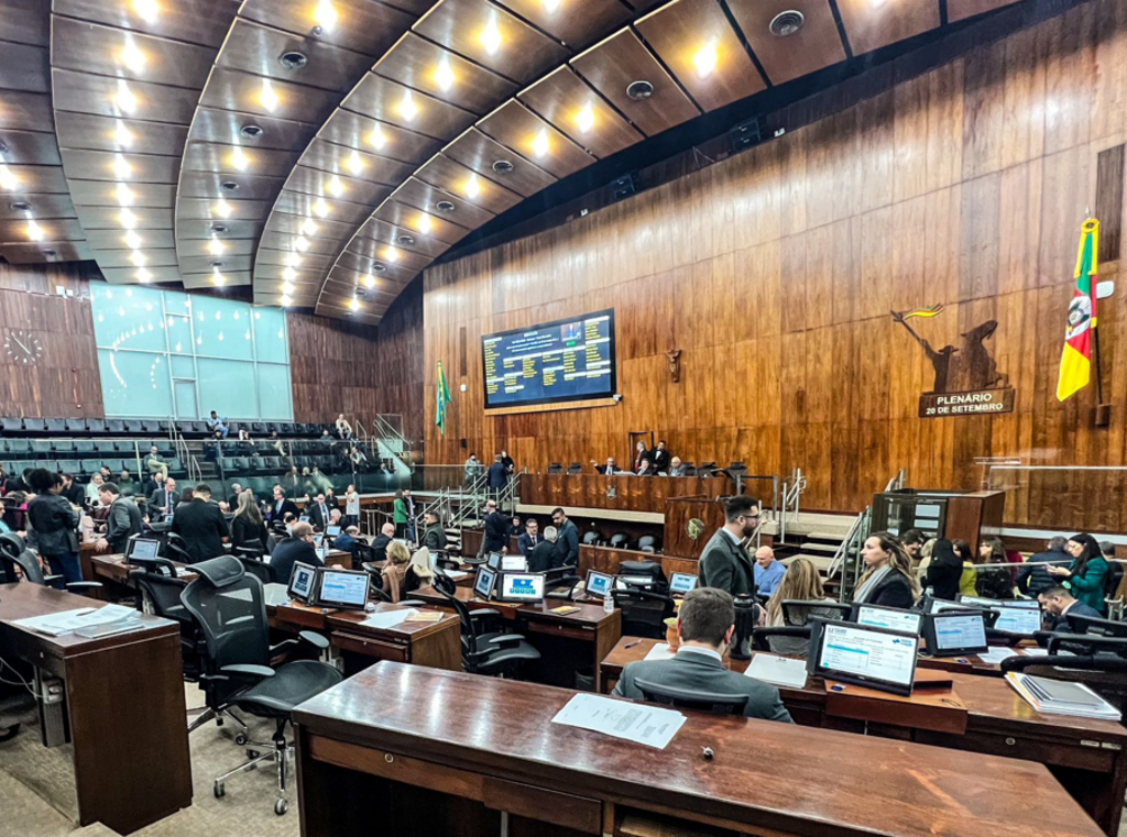 Lucas Braz/JC - Projeto segue em debate no plenário da Assembleia Legislativa.